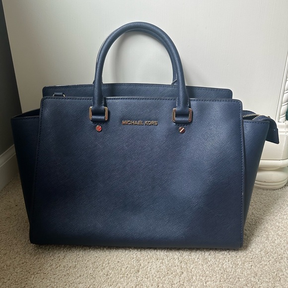 Michael Kors Selma Tote Large - Picture 3 of 10